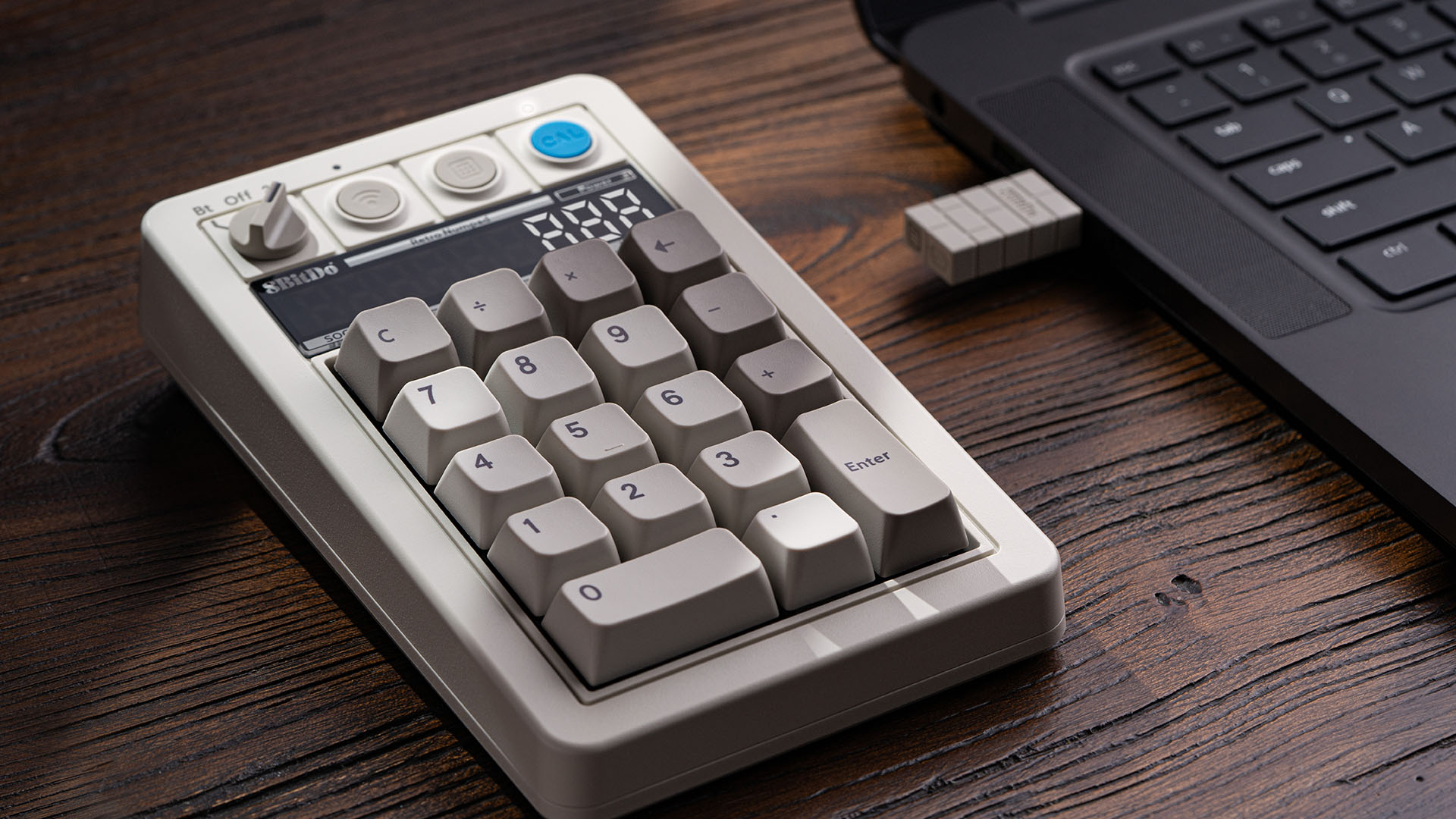 Bàn phím 8BitDo Retro 18 Mechanical Numpad 3