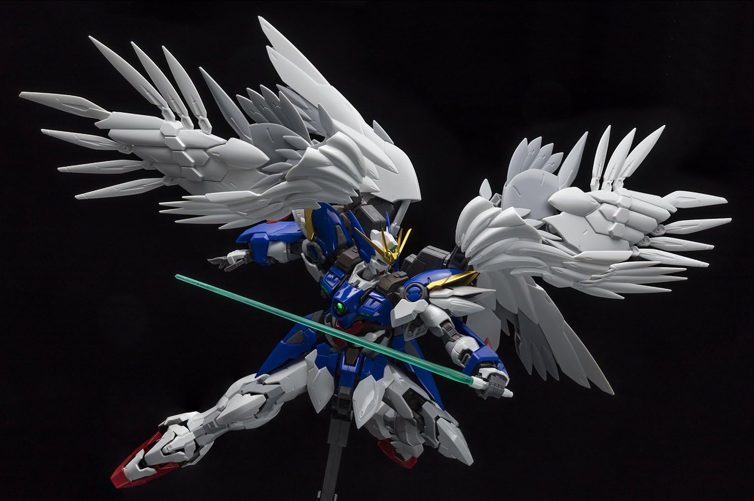 Mô hình lắp ráp Bandai MG 1/100 WING GUNDAM ZERO EW Ver.Ka 3