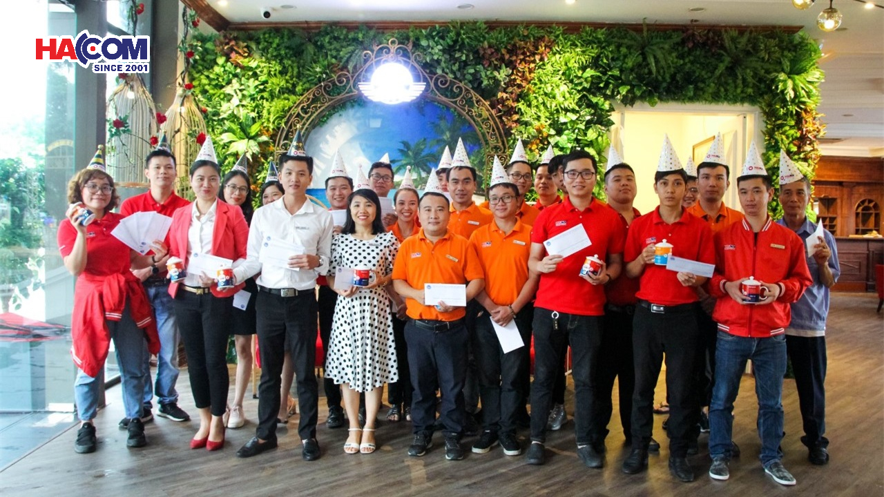 Chúc mừng sinh nhật CBNV: Nét văn hóa đẹp của tập thể HACOM