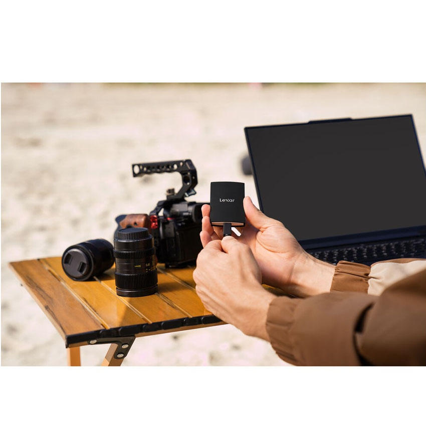 /web/O-cung-di-dong-Lexar-SSD-1TB-USB-3.2-Gen2x2-ARMOR-700-LAR700X001T-RNBNG-8.jpg 8