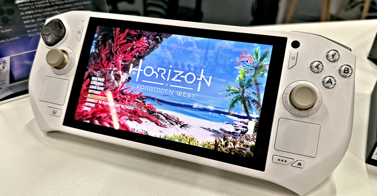 ZOTAC ZONE Pro: Thiết bị cầm tay với Ryzen HX 370 và Manjaro Linux