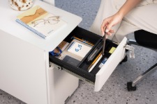 ASUS Radeon RX 9060 XT & GeForce RTX 5060 DUAL White Edition