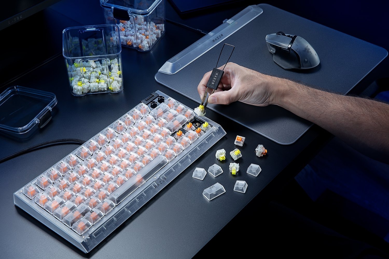 ban phim razer blackwidow v4 75 1