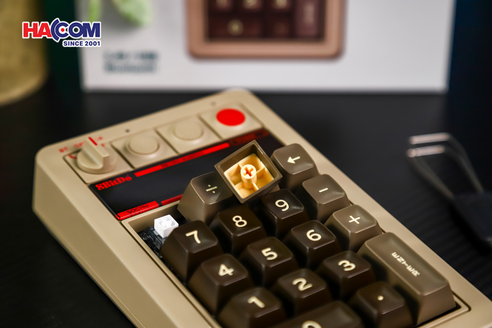 Bàn phím 8BitDo Retro 18 Mechanical Numpad - C64 Edition 16