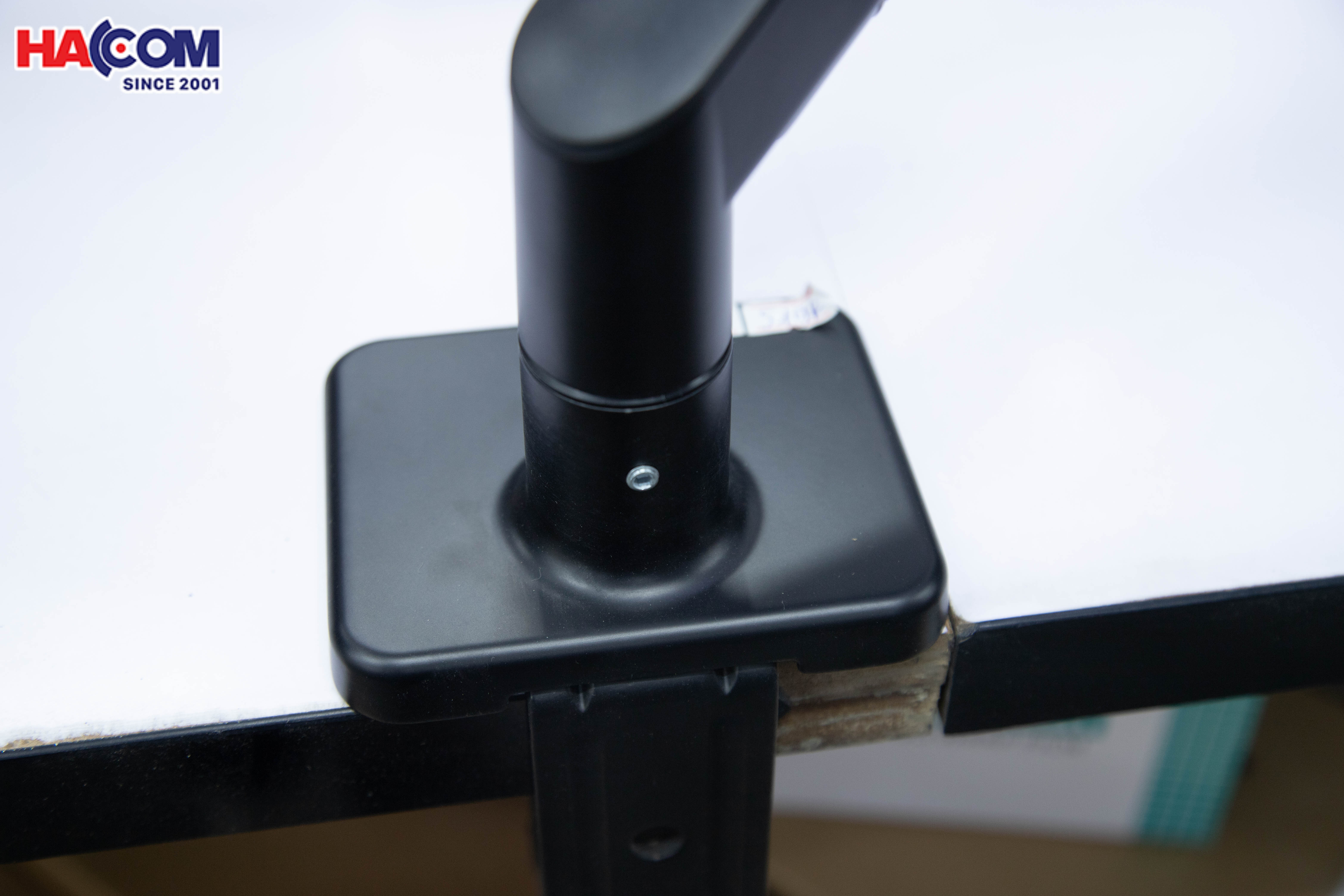 cdn/web/02122025/Gia-Treo-Man-Hinh-Edra-EMA7304-13-34-inch-2.jpg 4