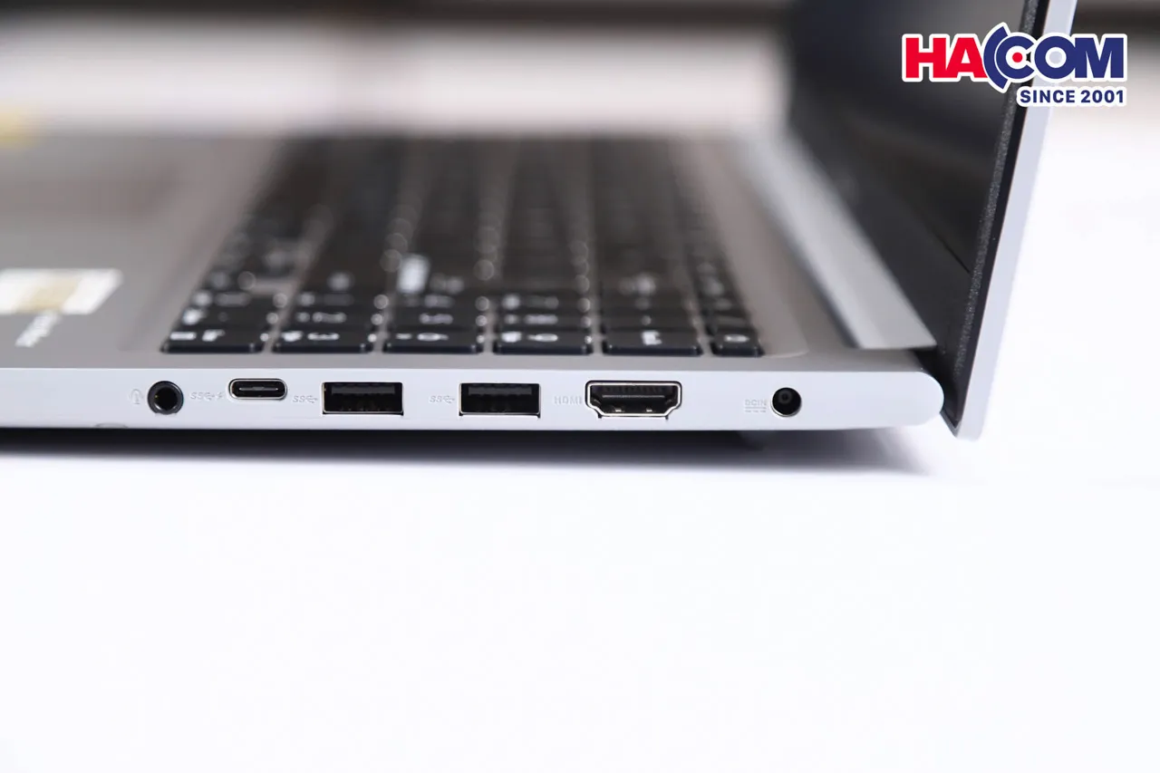 Cổng kết nối của Asus Vivobook X1502VA - 1