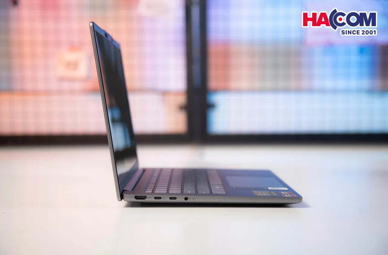 Adapter 65W USB-C PD và cổng kết nối trên Slim 5 OLED 1