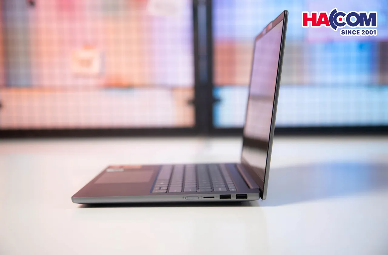 Adapter 65W USB-C PD và cổng kết nối trên Slim 5 OLED 2