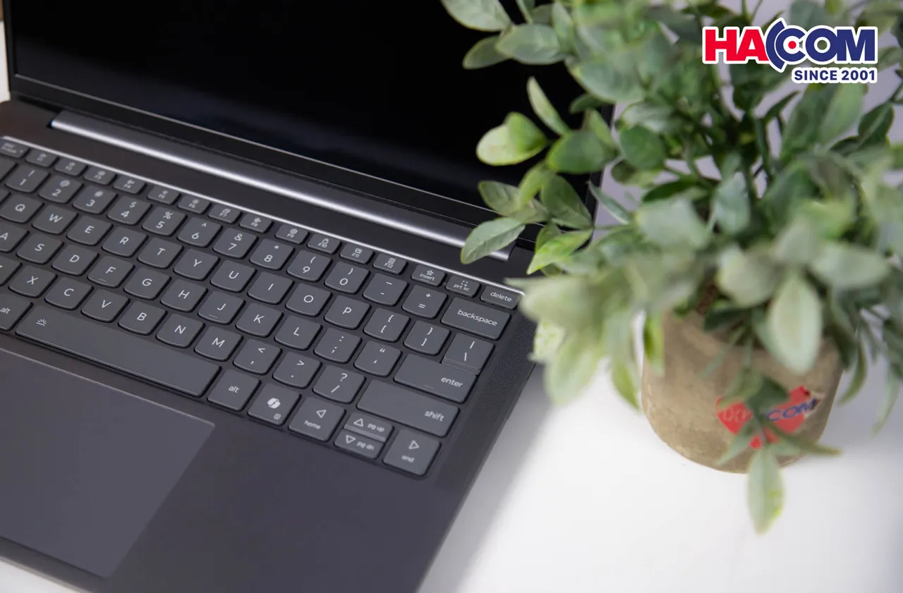 Bàn phím Lenovo IdeaPad Slim 5 OLED 14AKP10 với hành trình phím 1,3mm