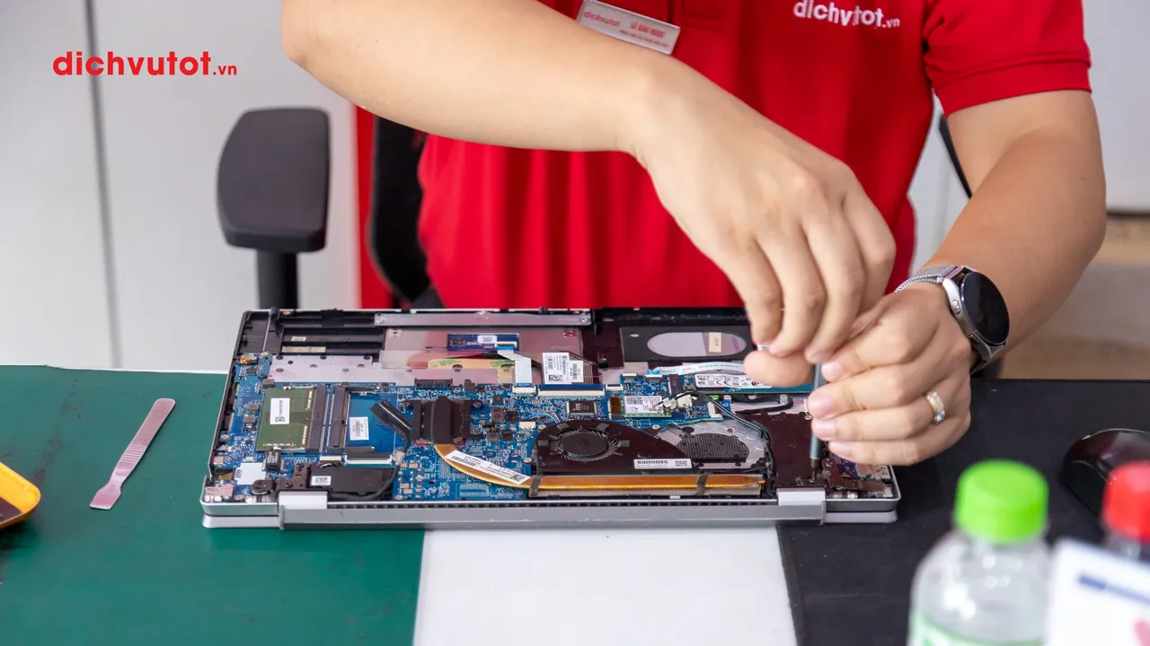 nâng cấp RAM và SSD giúp IdeaPad Slim 3 15IRH10 chơi game tốt hơn