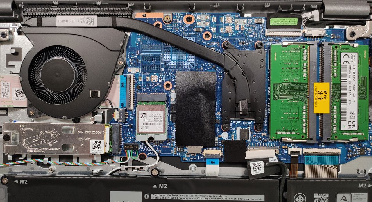 Giải pháp tản nhiệt "đơn giản" của Dell Inspiron 3530 i7