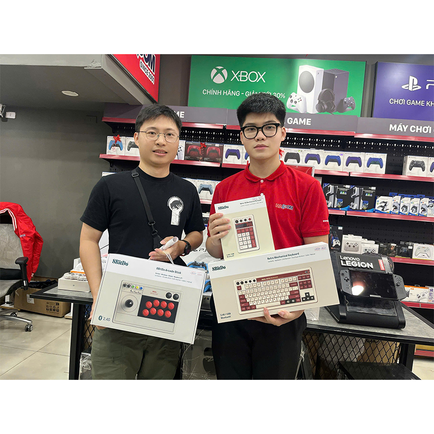khach_hang_Bàn phím 8BitDo Retro Mechanical Keyboard - FAMI Edition 3