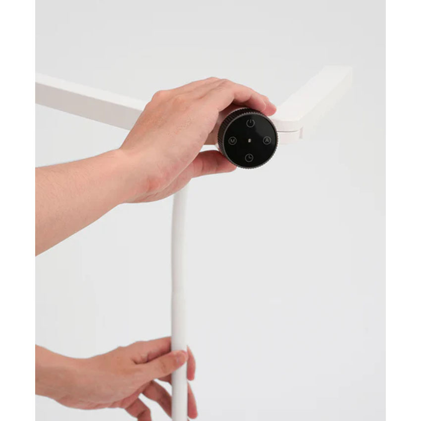 Đèn bàn làm việc Luxia Pro màu trắng VX-DLP-01-WH 3