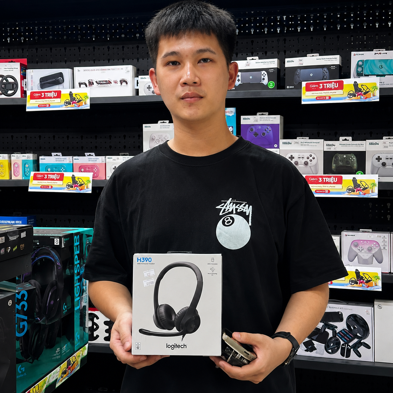 Khách hàng sử dụng Tai nghe Logitech H390
