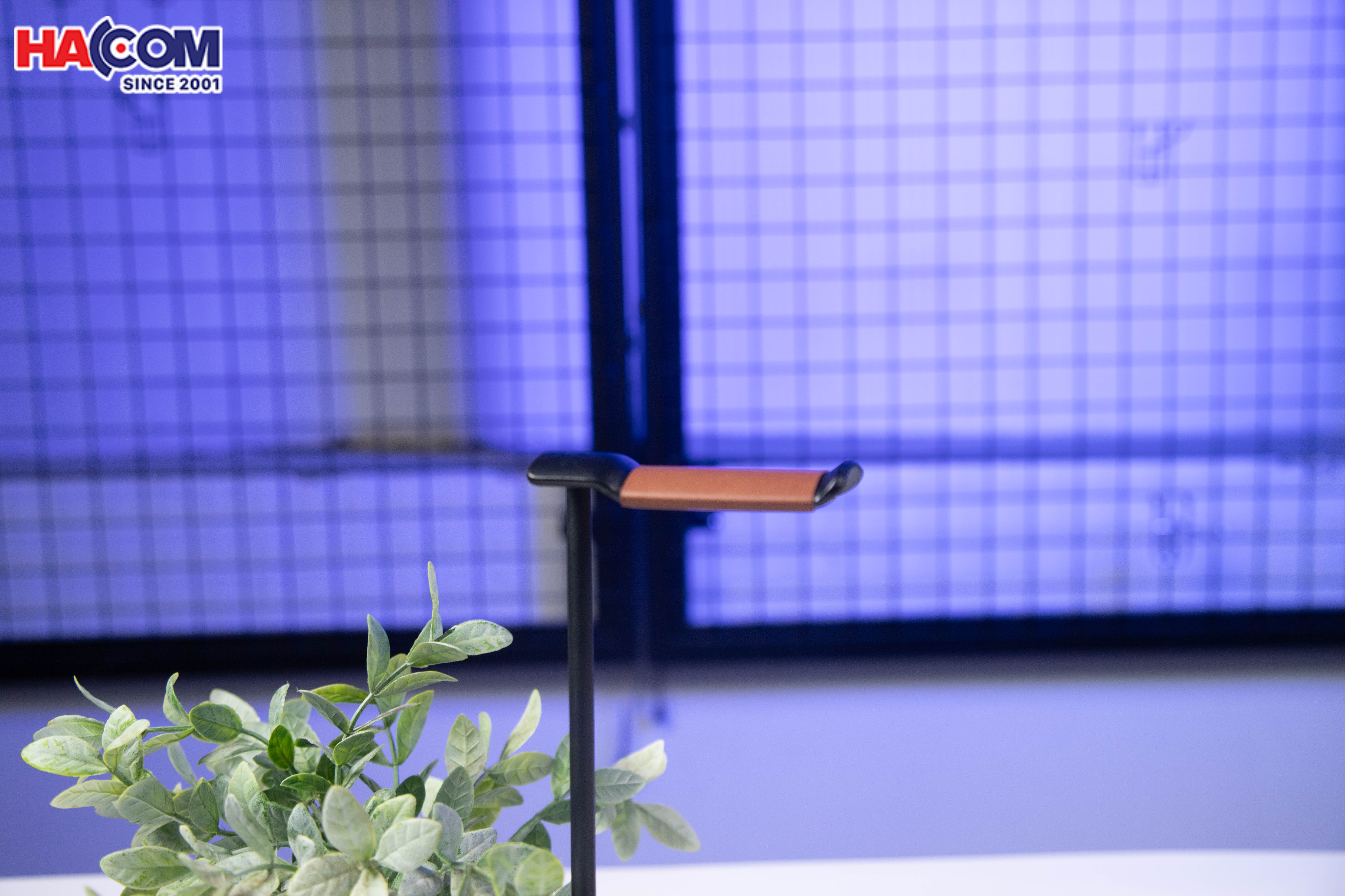 Giá treo tai nghe Crossline EJ3 màu đen - Hợp kim nhôm và PU 1