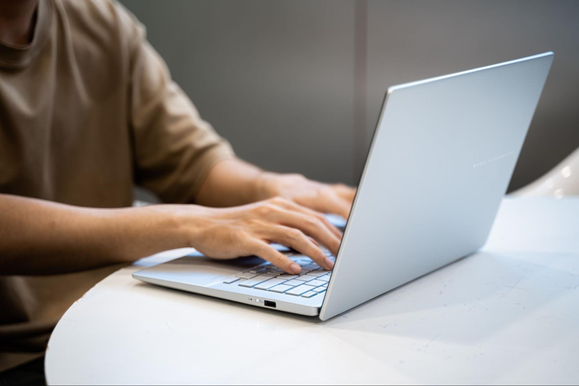 asus vivobook s14 ai sang xin dinh performance voi ryzen ai the he moi6