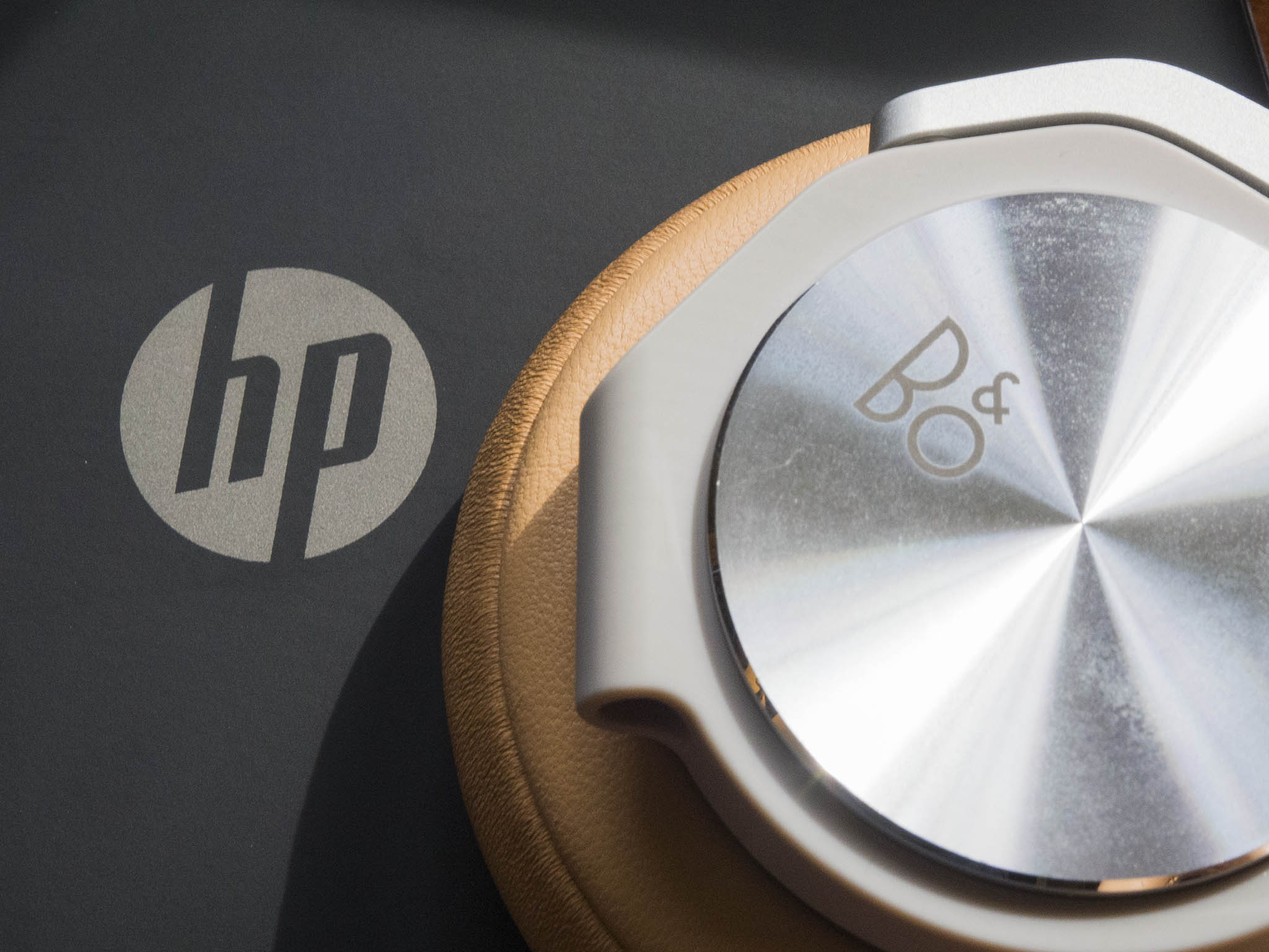 so sanh laptop dell hp 2026 hacom 7
