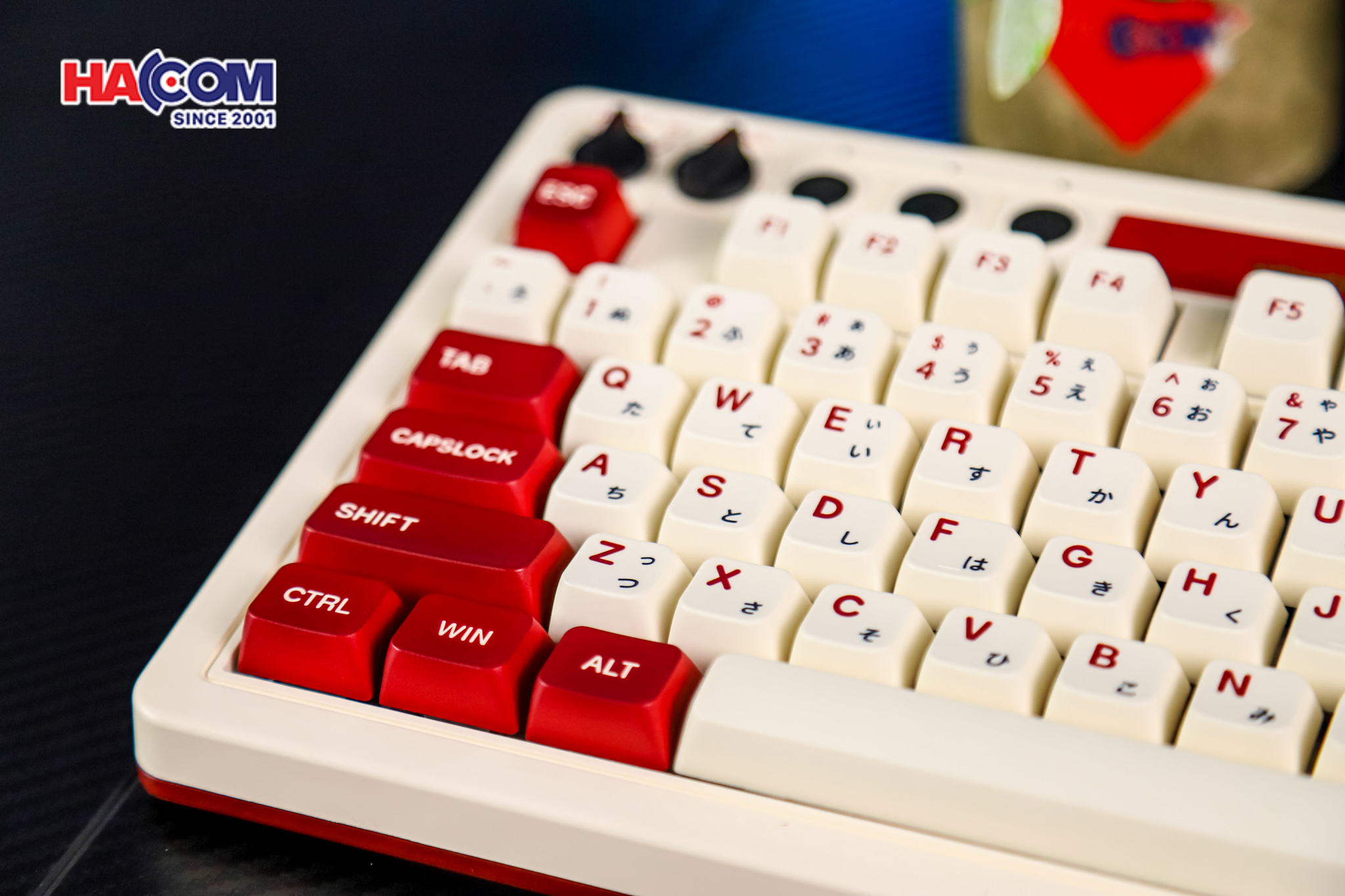 Bàn phím 8BitDo Retro Mechanical Keyboard - FAMI Edition 8