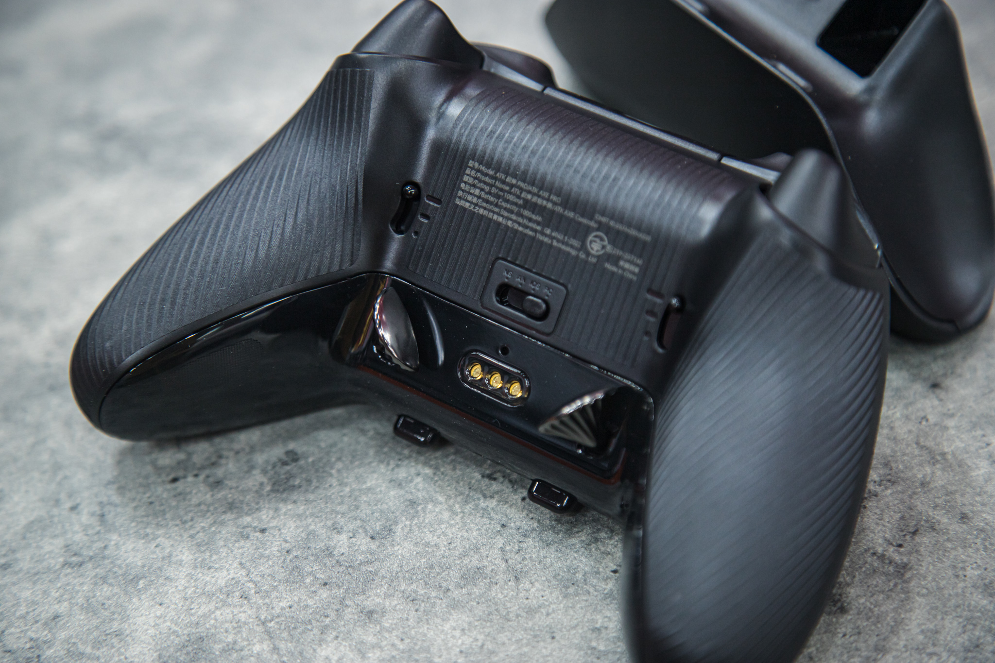 Tay cầm chơi game ATK Battleaxe Pro màu đen22026/tay-cam-choi-game-atk-battleaxe-pro-mau-den-08.jpg 8