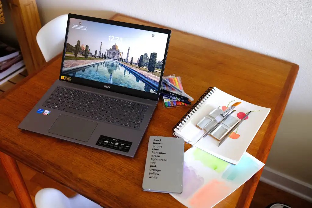 laptop cho sinh vien theo nganh hoc HACOM 2