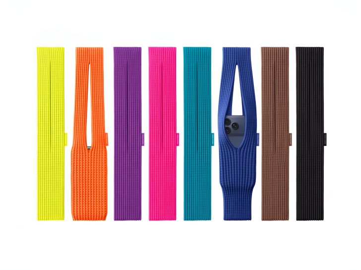 apples iphone pocket