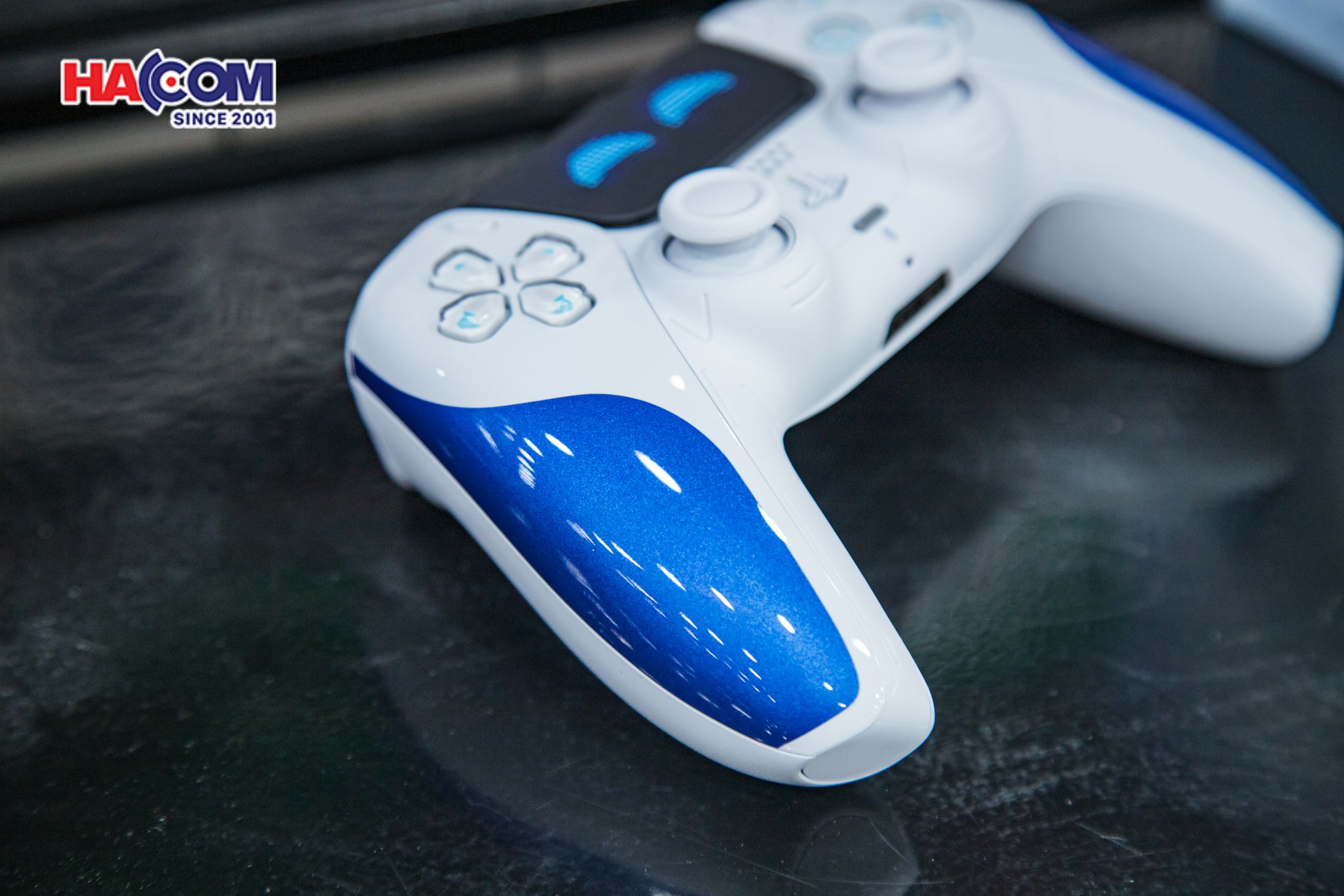 Tay cầm chơi Game Sony PS5 DualSense Astro Bot Limited Edition - Hàng Chính Hãng 10
