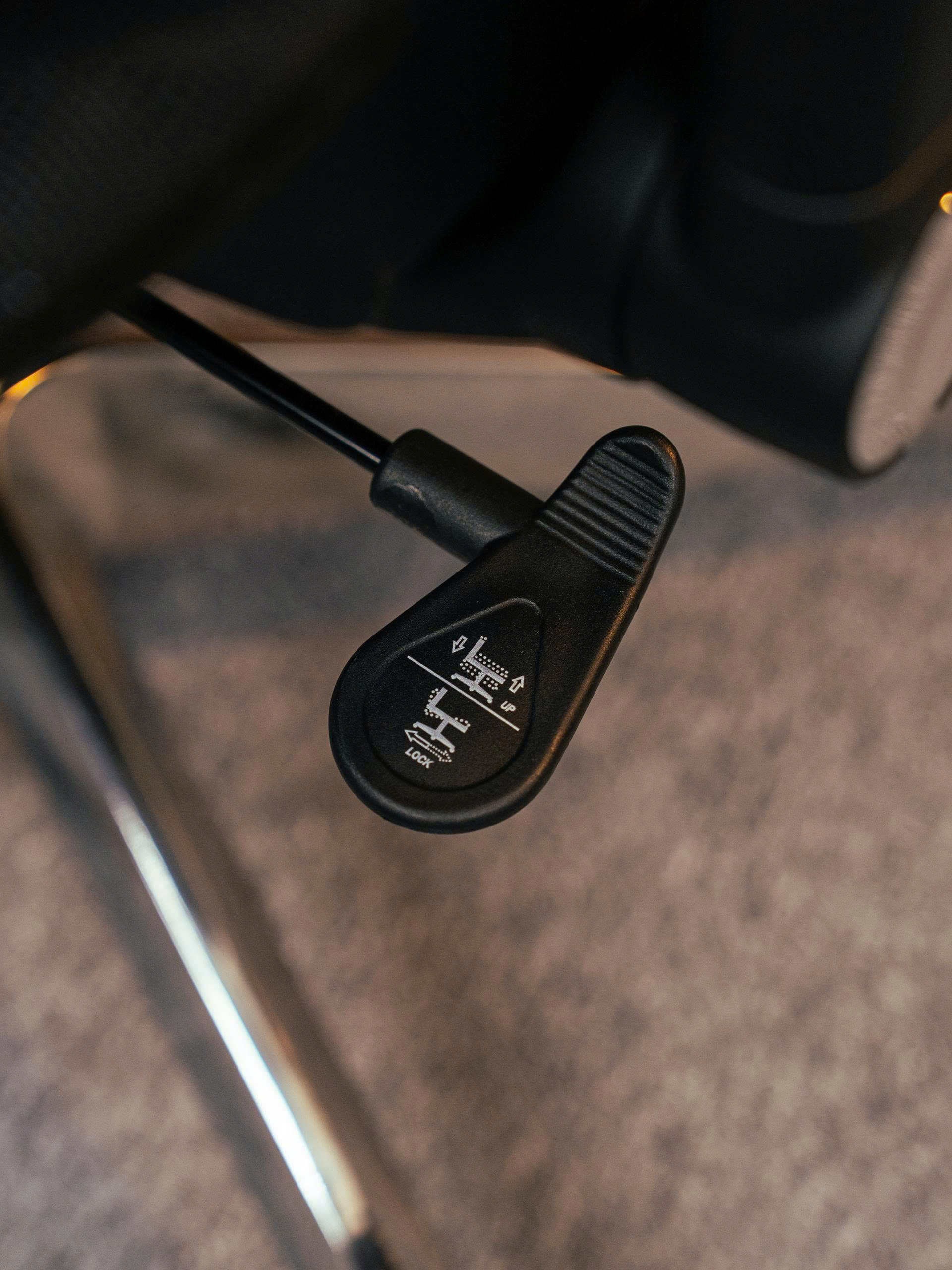 cdn/web/17122025/Ghe-cong-thai-hoc-EDRA-EEC227-9.jpg 15