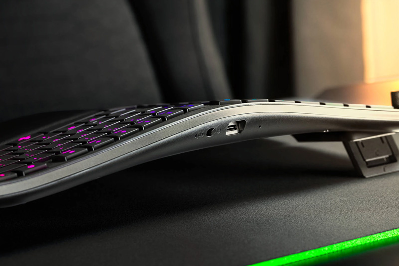 ban phim razer pro type ergo hacom 2