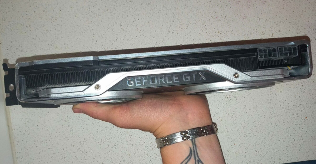 Tìm thấy prototype GeForce GTX 2080 Ti với 12 GB VRAM