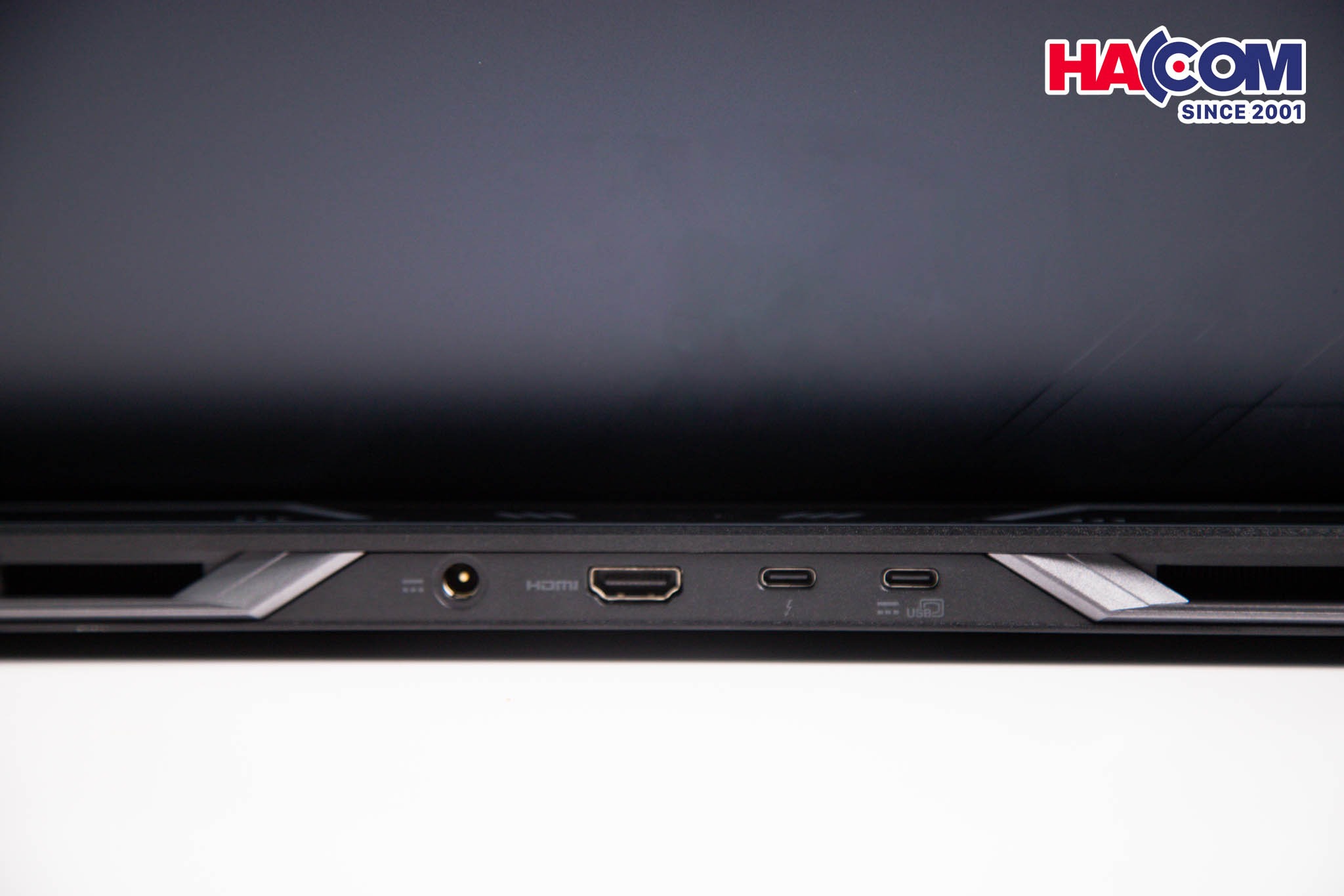 Laptop acer predator helios neo 16 ai phn16 73 757w mang trên mình đầy đủ các cổng kết nối thông dụng nhất