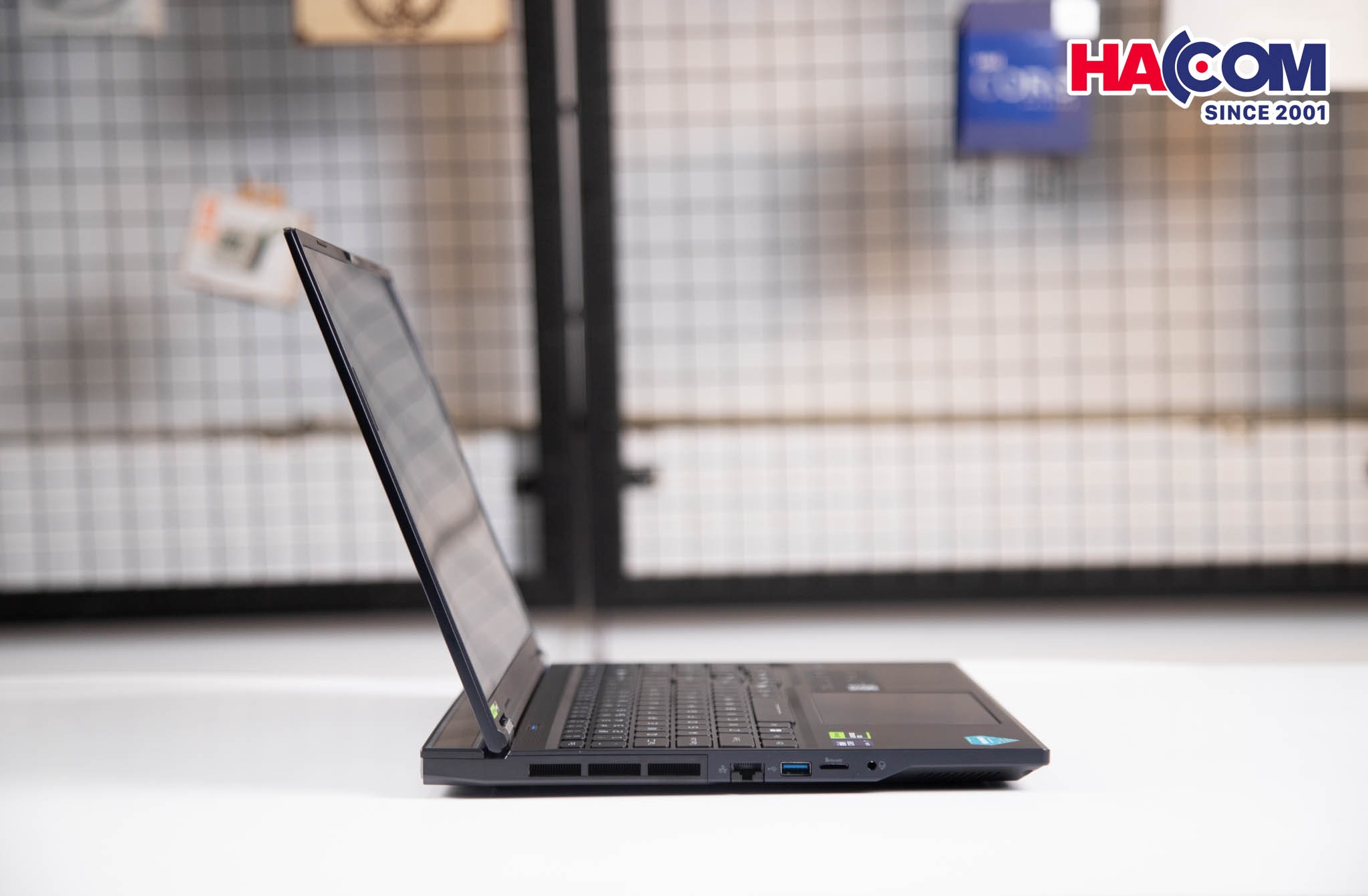 cdn/web/22102025/laptop-acer-predator-helios-neo-16-ai-phn16-73-757w-nh.qvqsv.00122.jpg 32