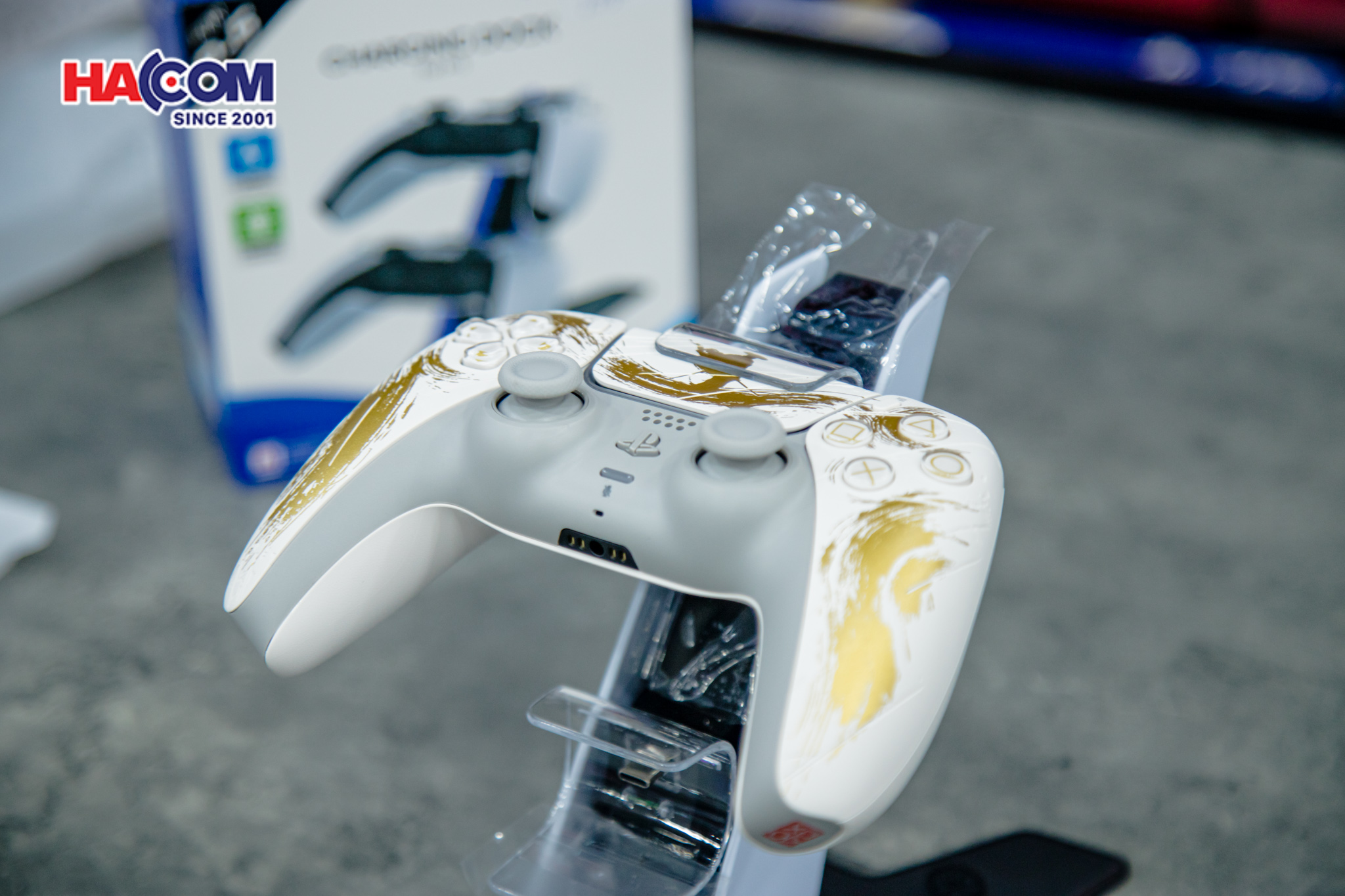 Dock Sạc Nhanh 2 Tay Cầm DualSense PS5 2 tầng DOBE TP5-0585S 7