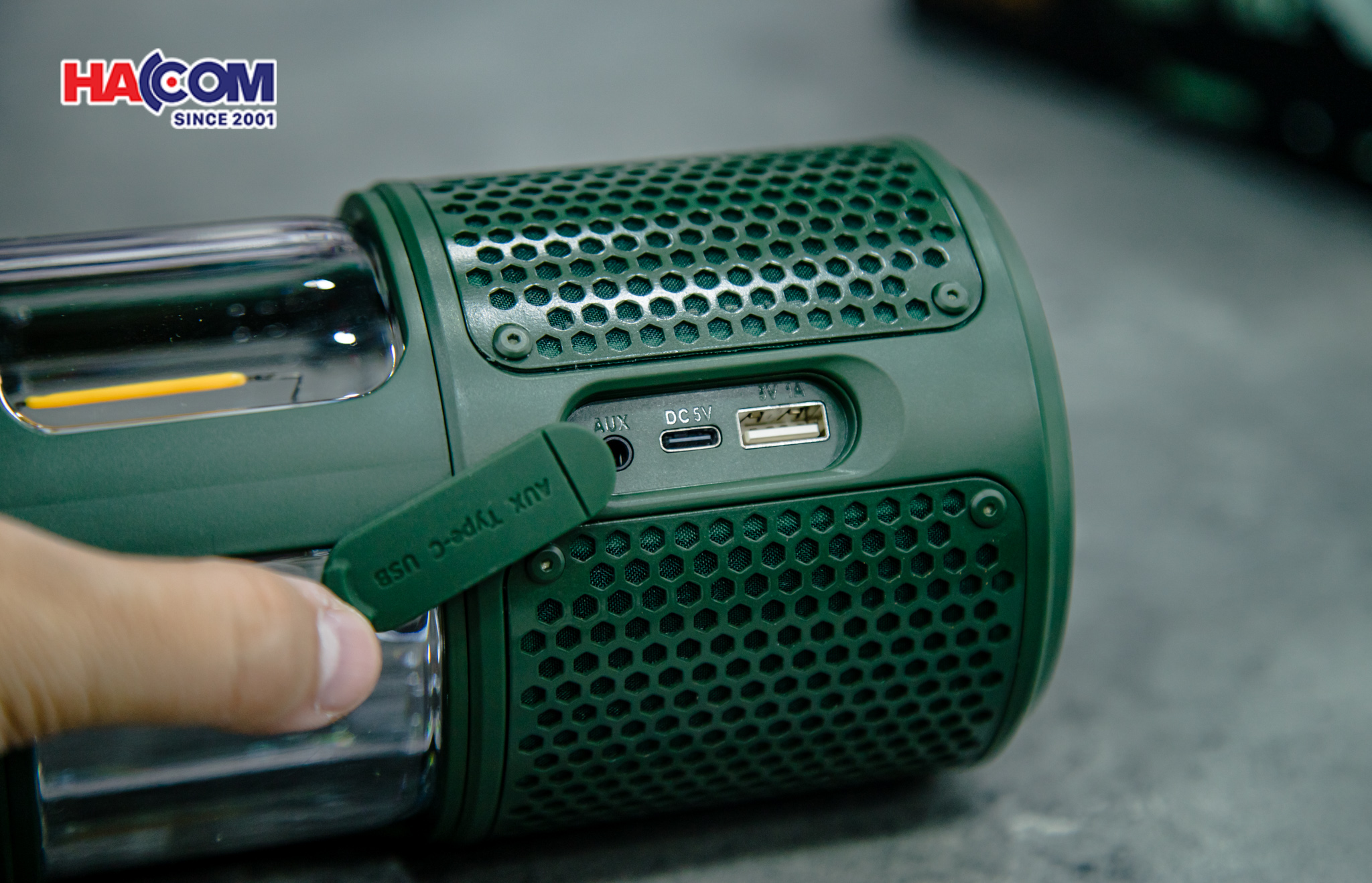 Loa Bluetooth NowGo F1 (Bluetooth 5.3, 11H, Loa tích hợp đèn Camping) - Màu Xanh 7