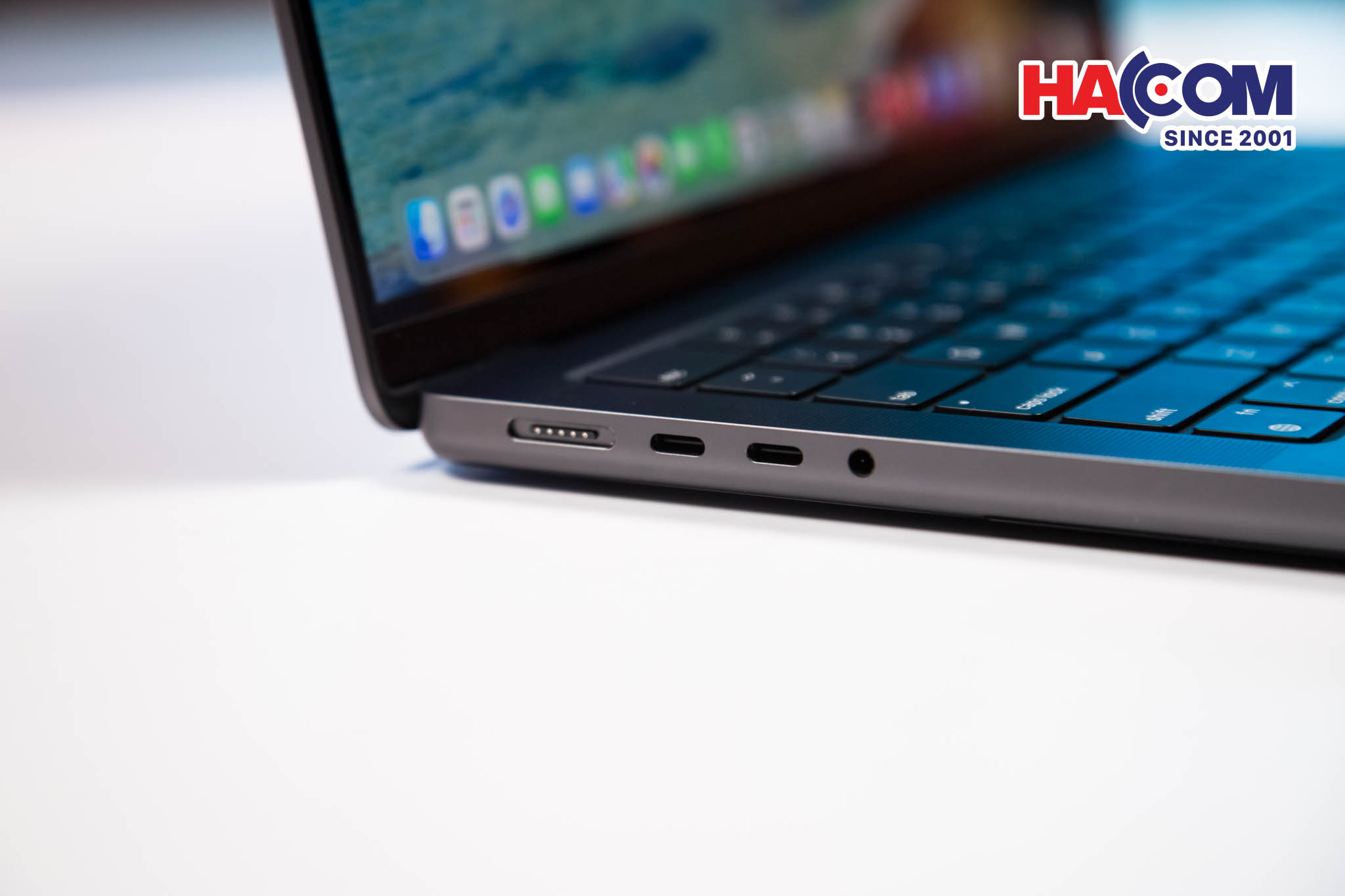 cdn/web/23122025/macbook-pro-m4-7.jpg 12