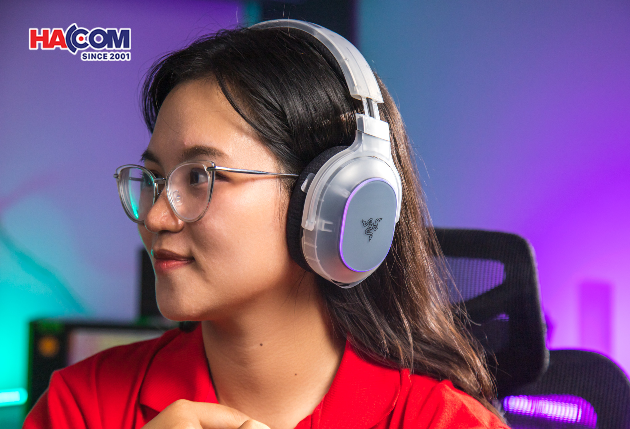 Tai nghe Razer Barracuda X Chroma - Phantom White Edition2025/tai-nghe-razer-barracuda-x-chroma-phantom-white-edition-003.jpg 6