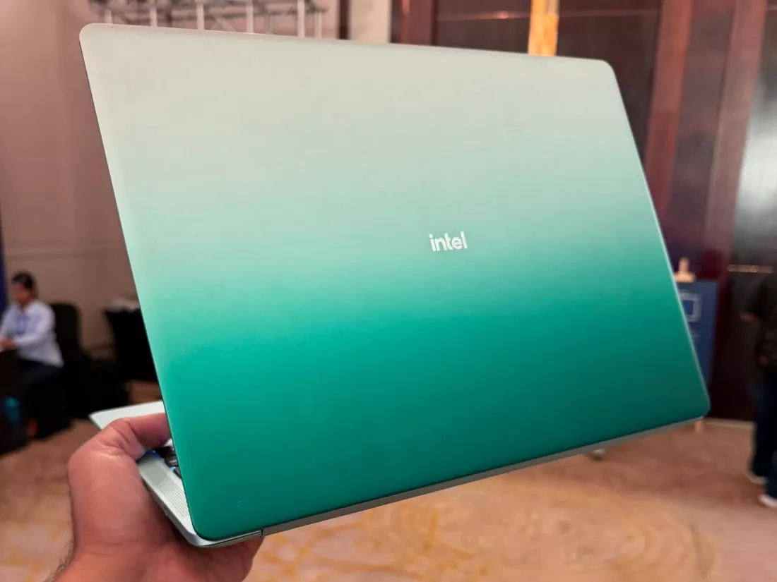 intel wildcat lake laptop aluminum chassis