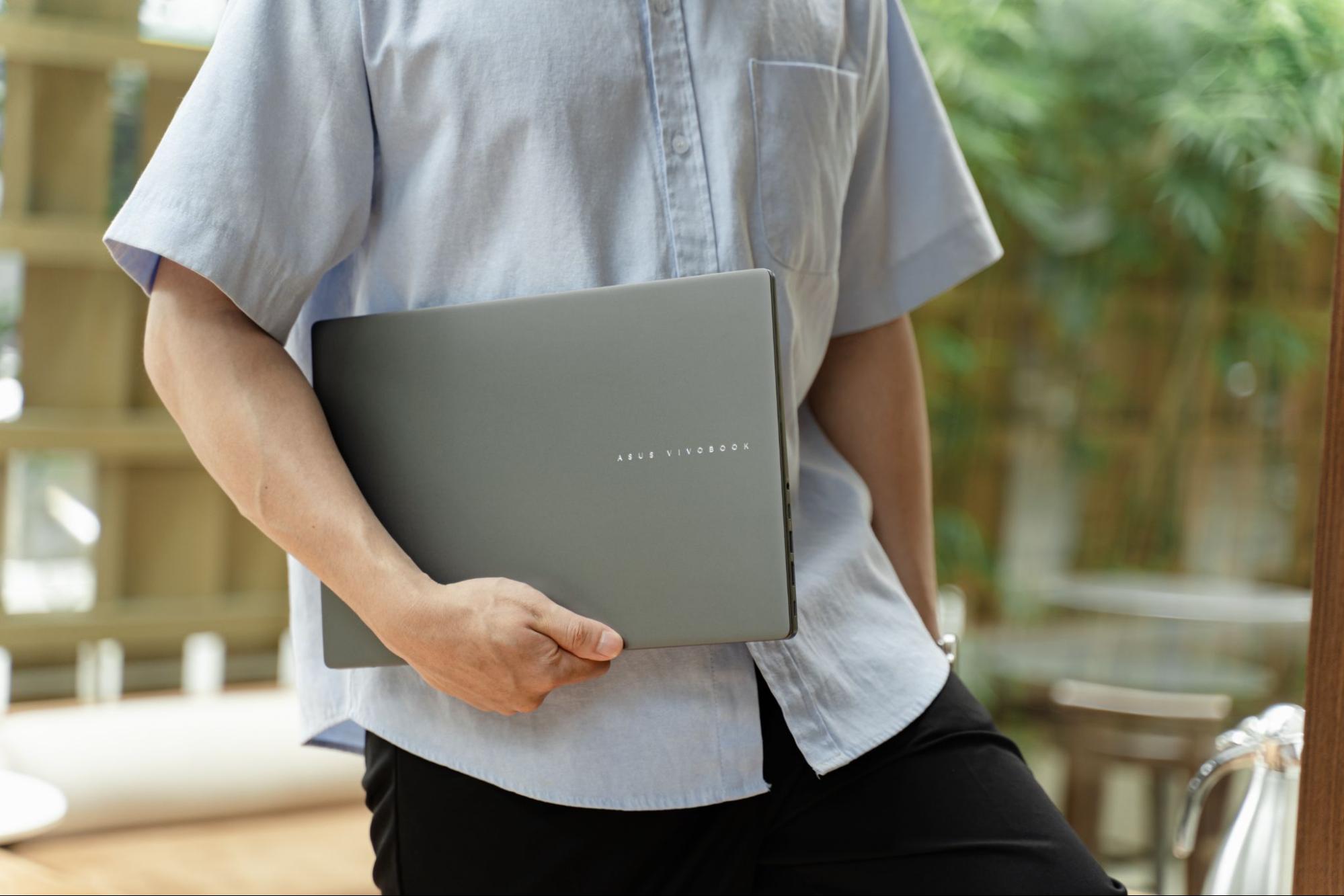 hướng dẫn mua laptop cho sinh viên - HACOM 8