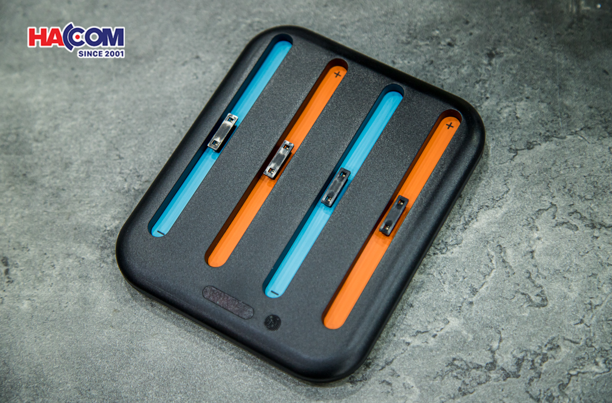 Dock sạc 4 ngăn có dây cho Joy-con Swich 2 màu đen JYS-NS2303 12