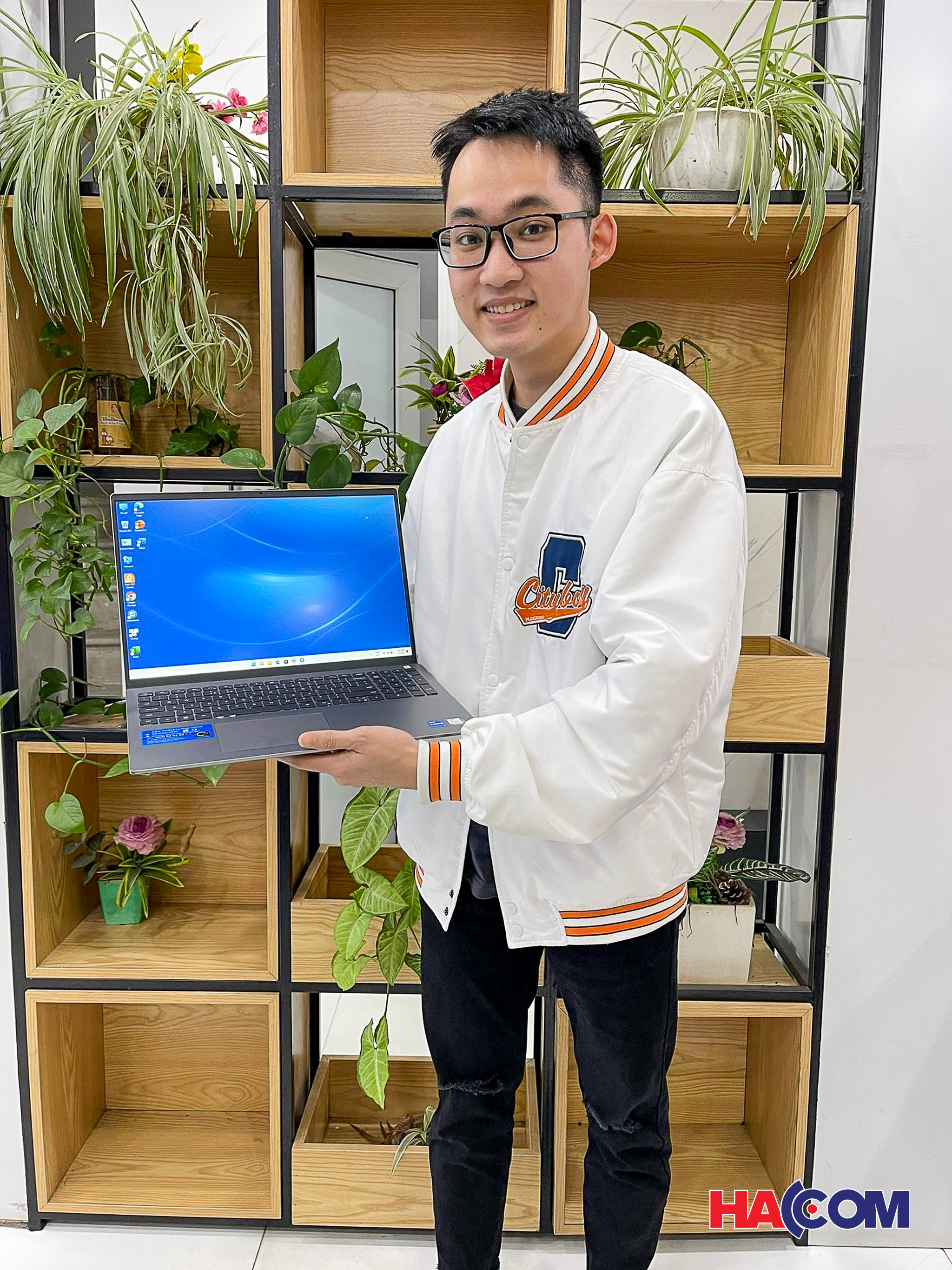 khach_hang_cdn/web/25092025/Laptop-dell8.jpg 10