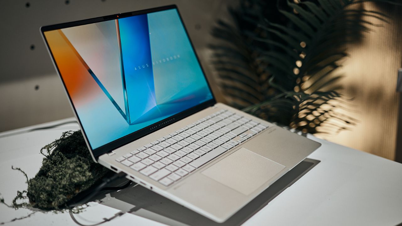 laptop Asus Vivobook 16