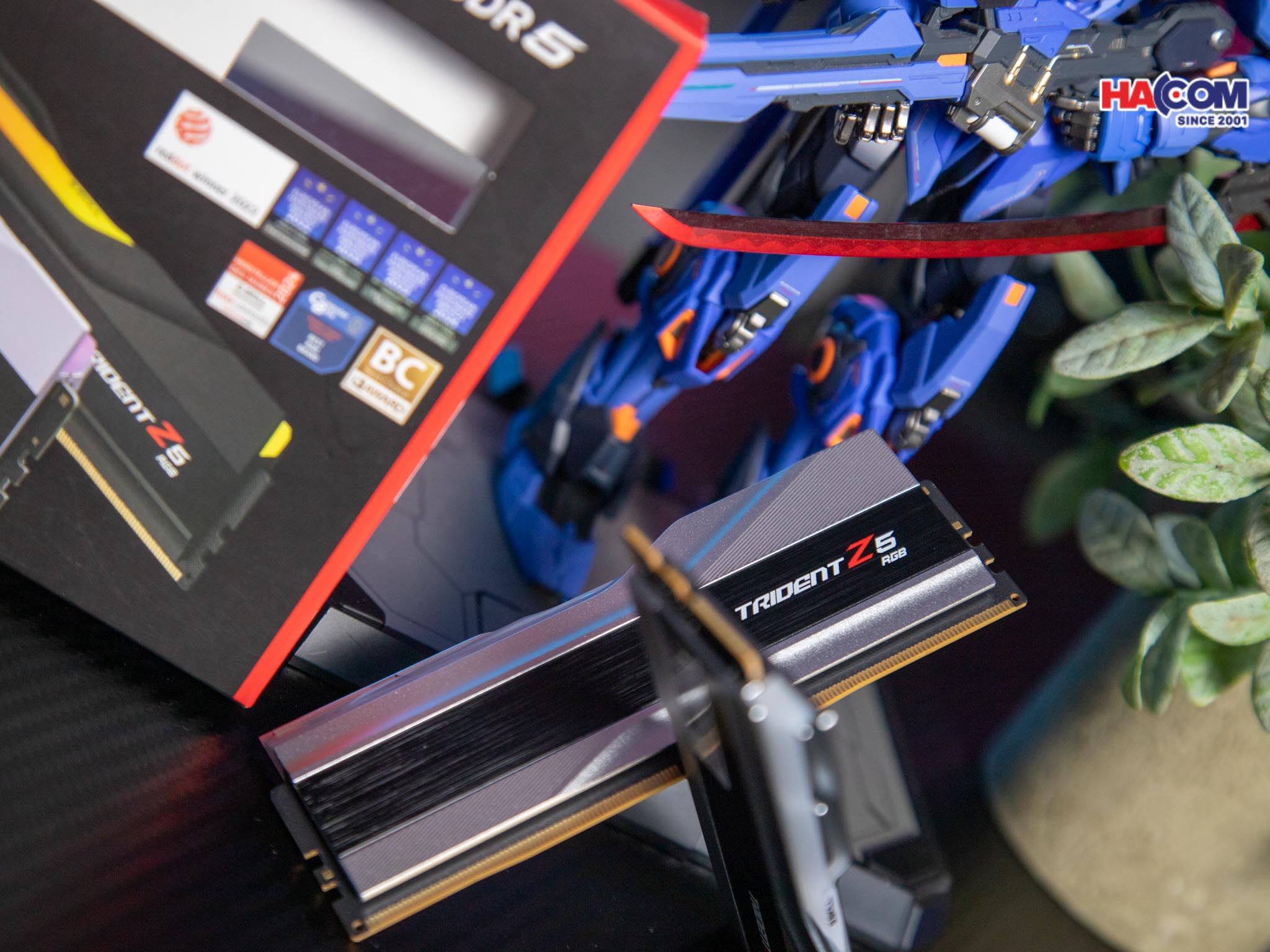 cdn/web/25112025/ram-gskill-trident-z-rgb-silver-32gb-ddr5-6400mhz-f5-6400j3239g16gx2-tz5rs-1.jpg 4