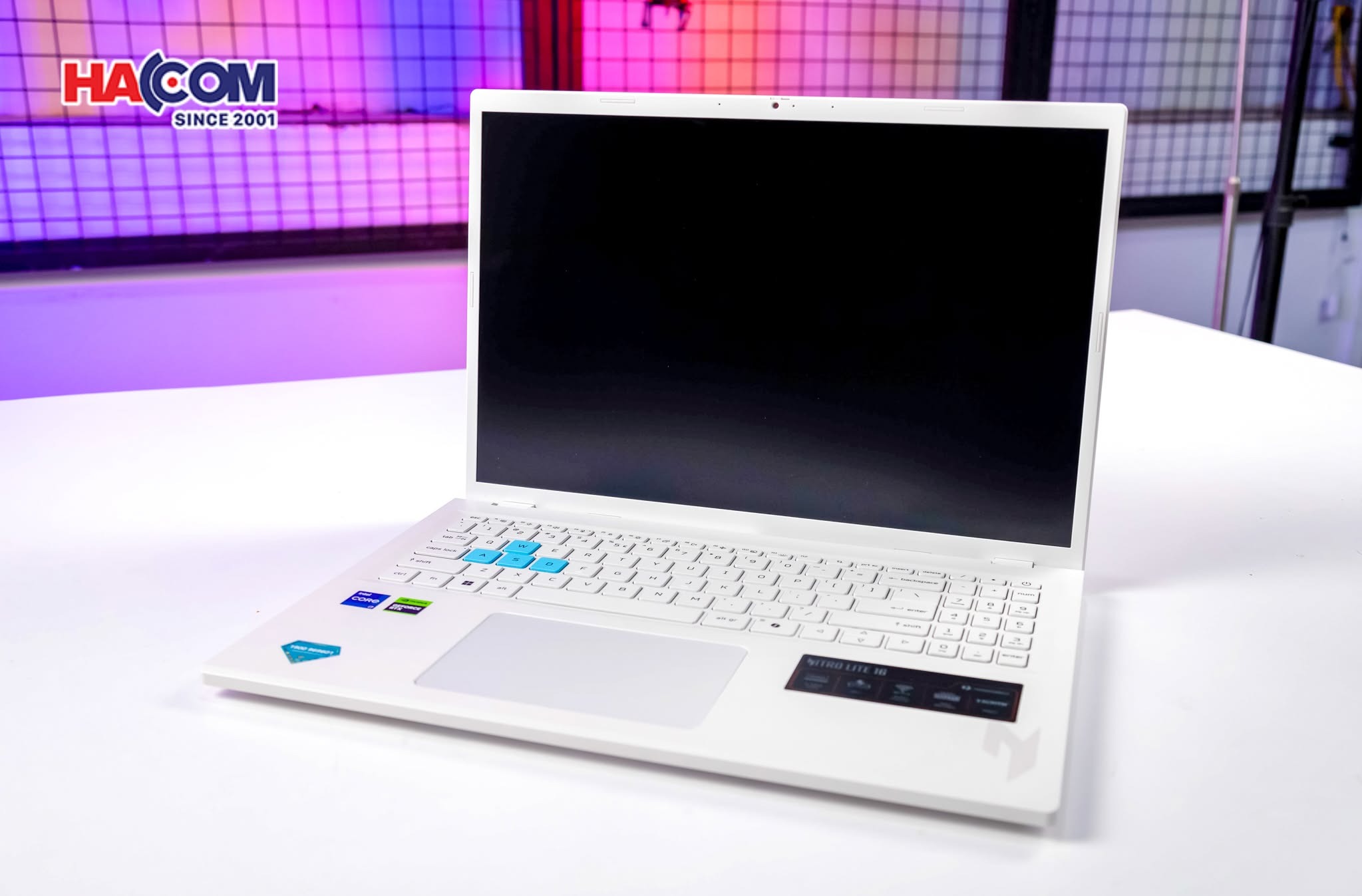 top 5 laptop cho sinh vien thiet ke do hoa hacom 9