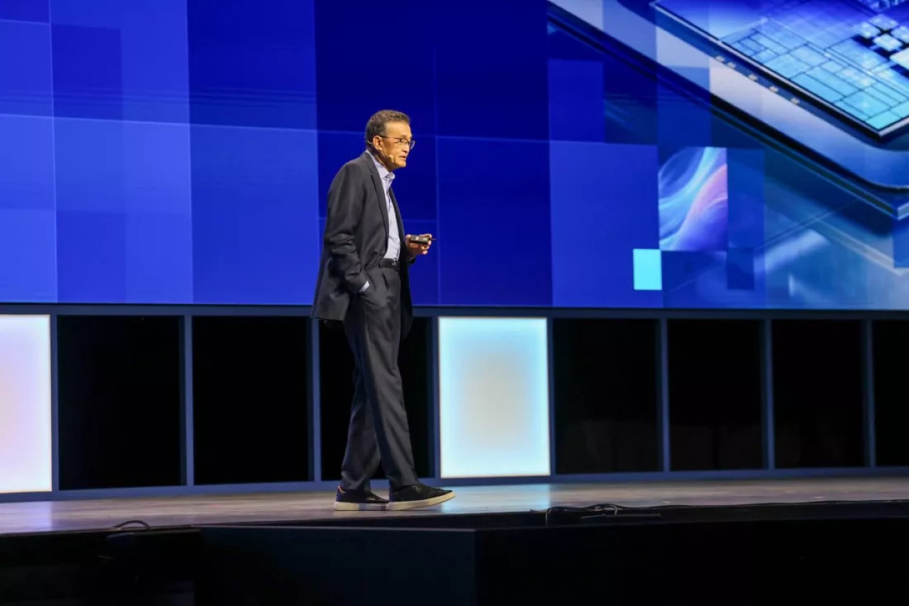 Intel tìm kiếm đầu tư từ Apple để cải thiện vị thế chip