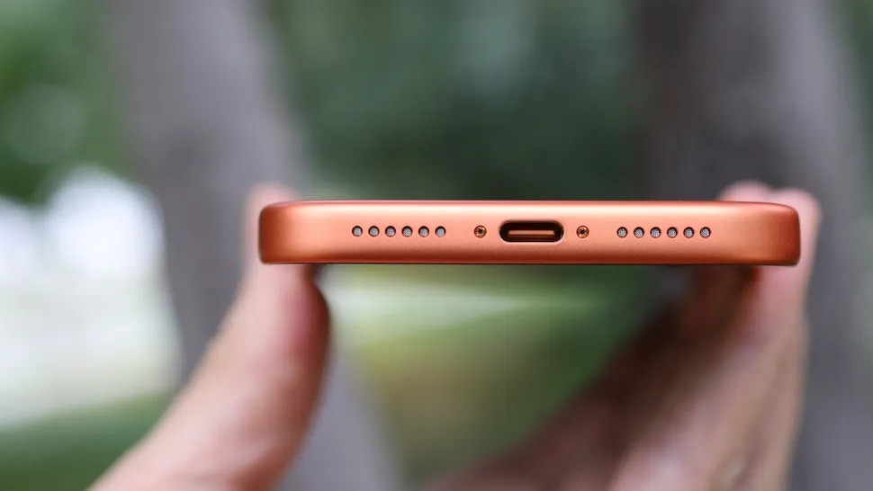 iphone 17 pro max Pin HACOM