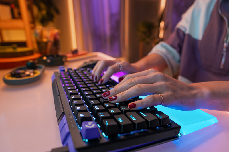 logitech ra mat ban phim gaming g512 x hacom 2a