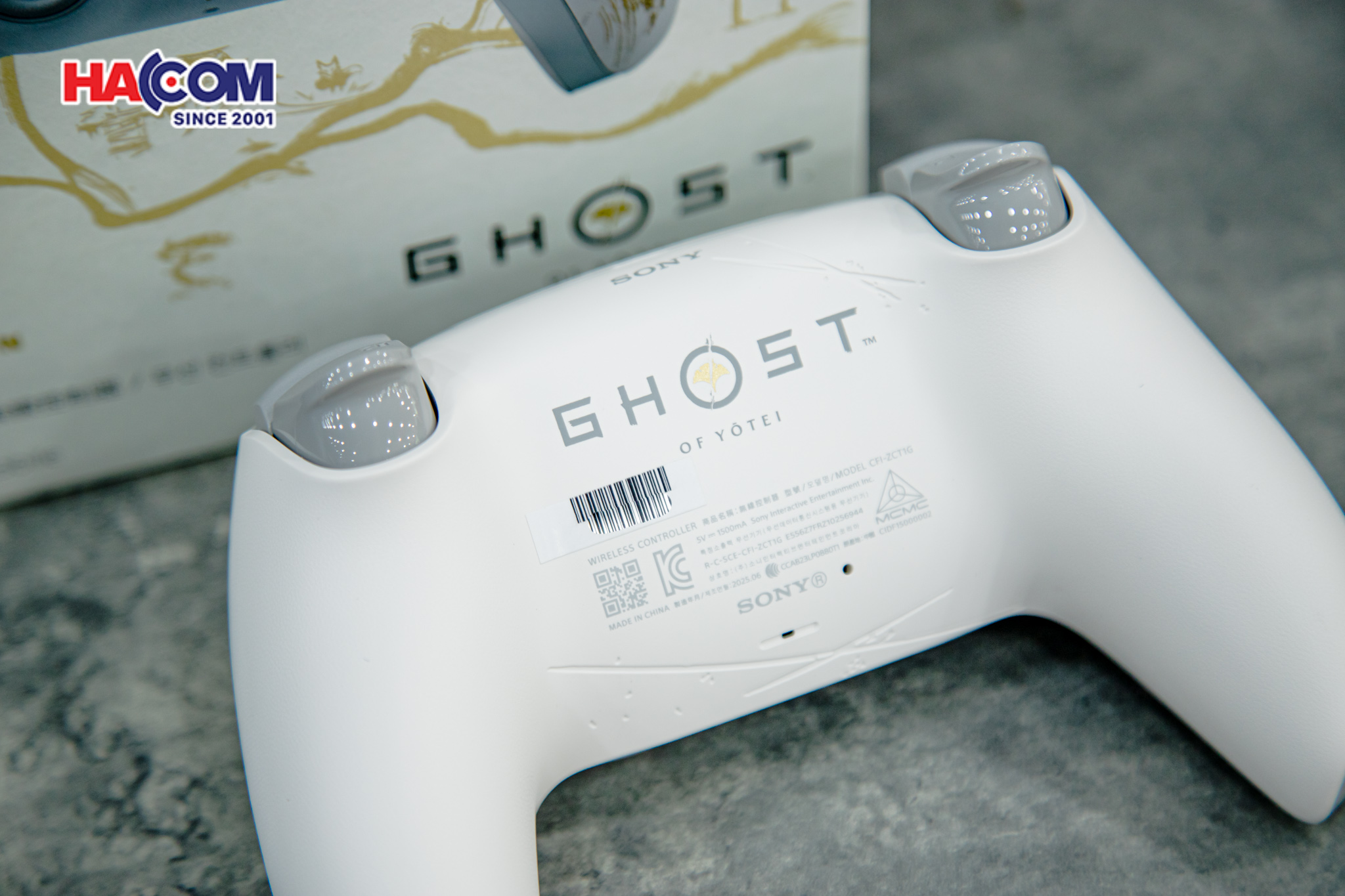 Tay cầm chơi Game Sony PS5 DualSense Ghost of Yotei Gold (CFI-ZCT1G Z7) - Hàng Chính Hãng025/tay-cam-choi-game-sony-ps5-dualsense-ghost-of-yotei-gold-0011.jpg 15
