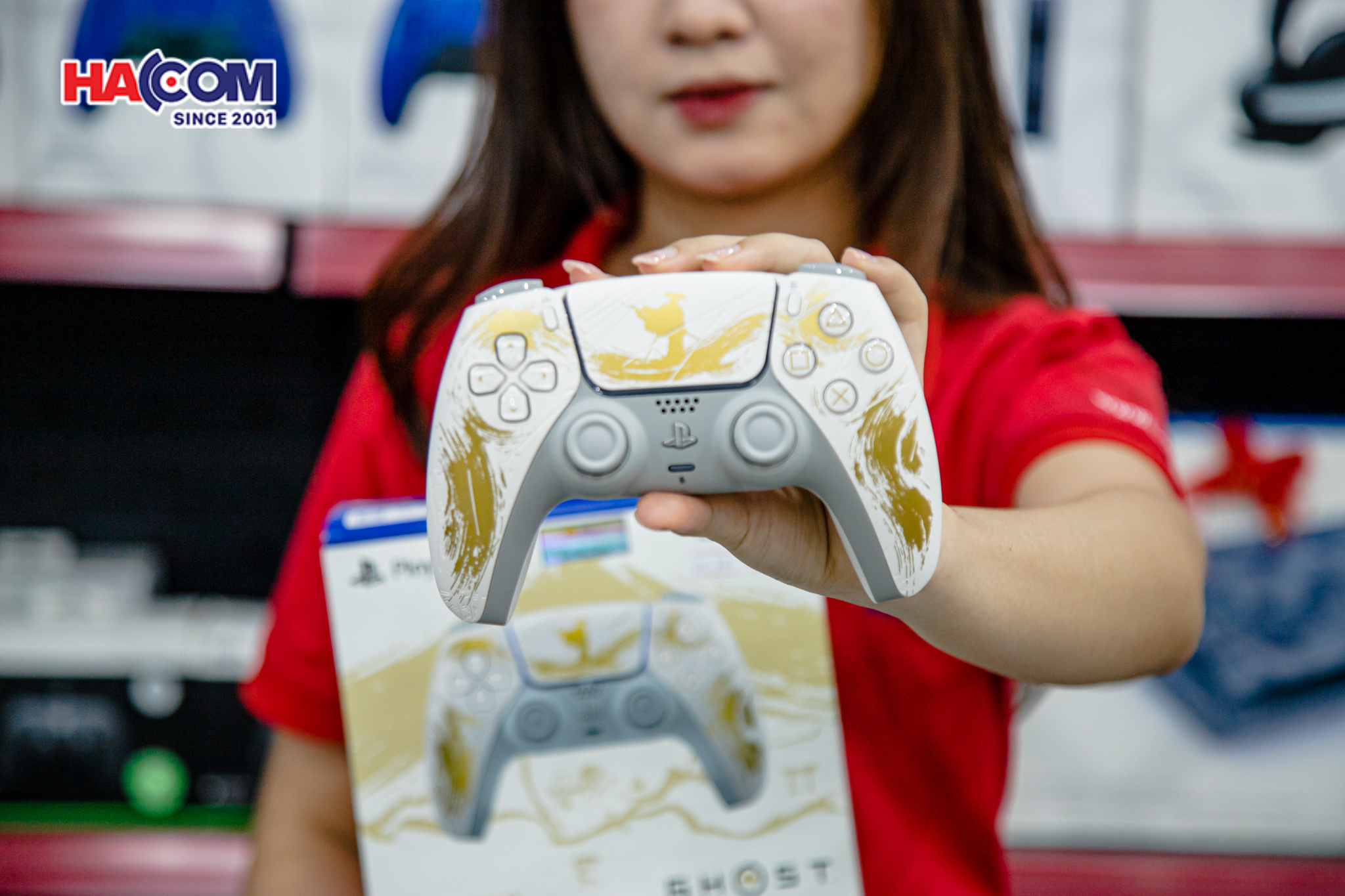 Tay cầm chơi Game Sony PS5 DualSense Ghost of Yotei Gold (CFI-ZCT1G Z7) - Hàng Chính Hãng 6