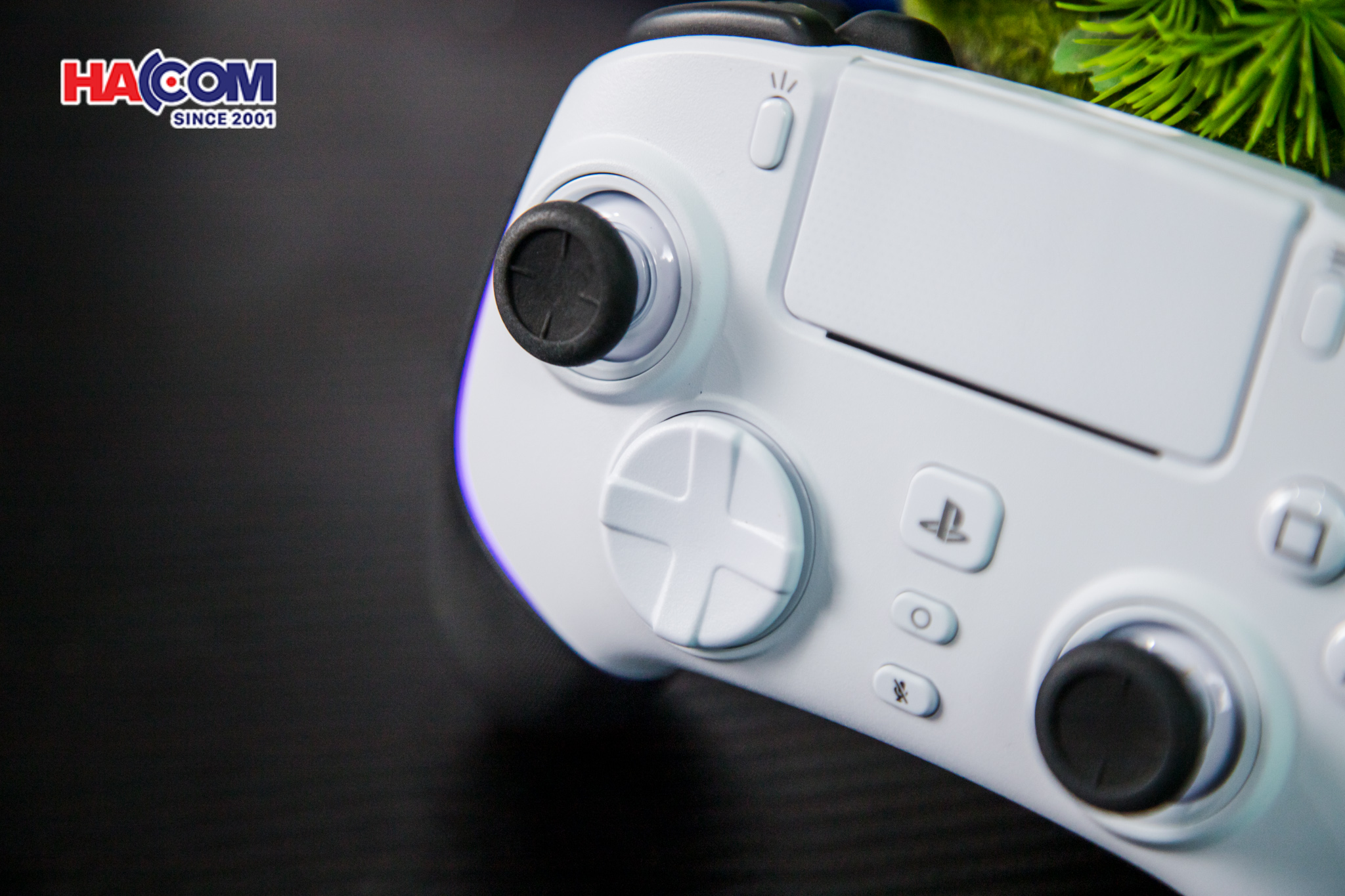 Tay cầm chơi game Razer Wolverine V2 Pro-Wireless PlayStation 5 (PS5) PC Gaming Controller - Màu Trắng- RZ06-04710200-R3A1 16