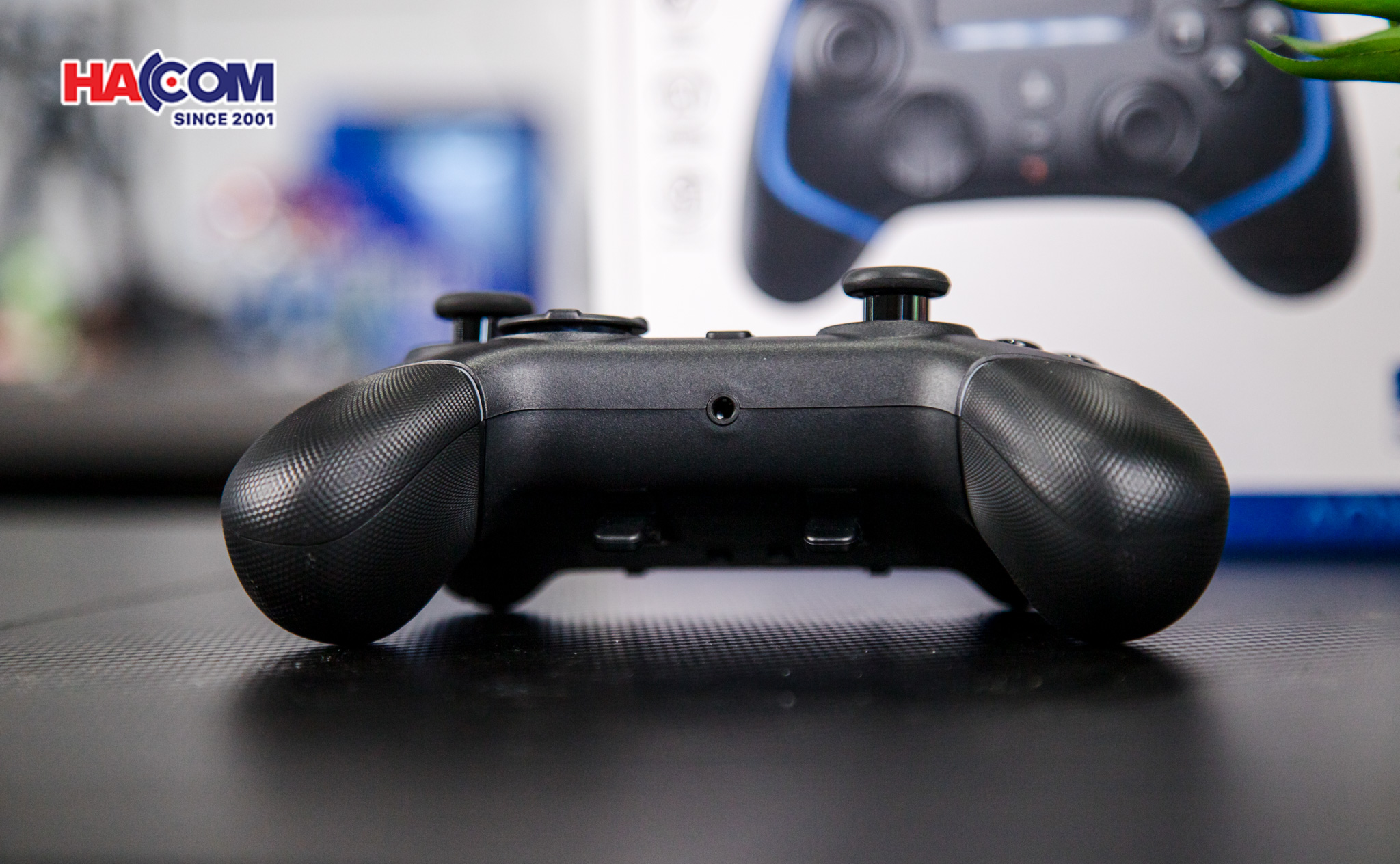 Tay cầm chơi game Razer Wolverine V2 Pro-Wireless PlayStation 5 (PS5) PC Gaming Controller - RZ06-04710100-R3A1 12