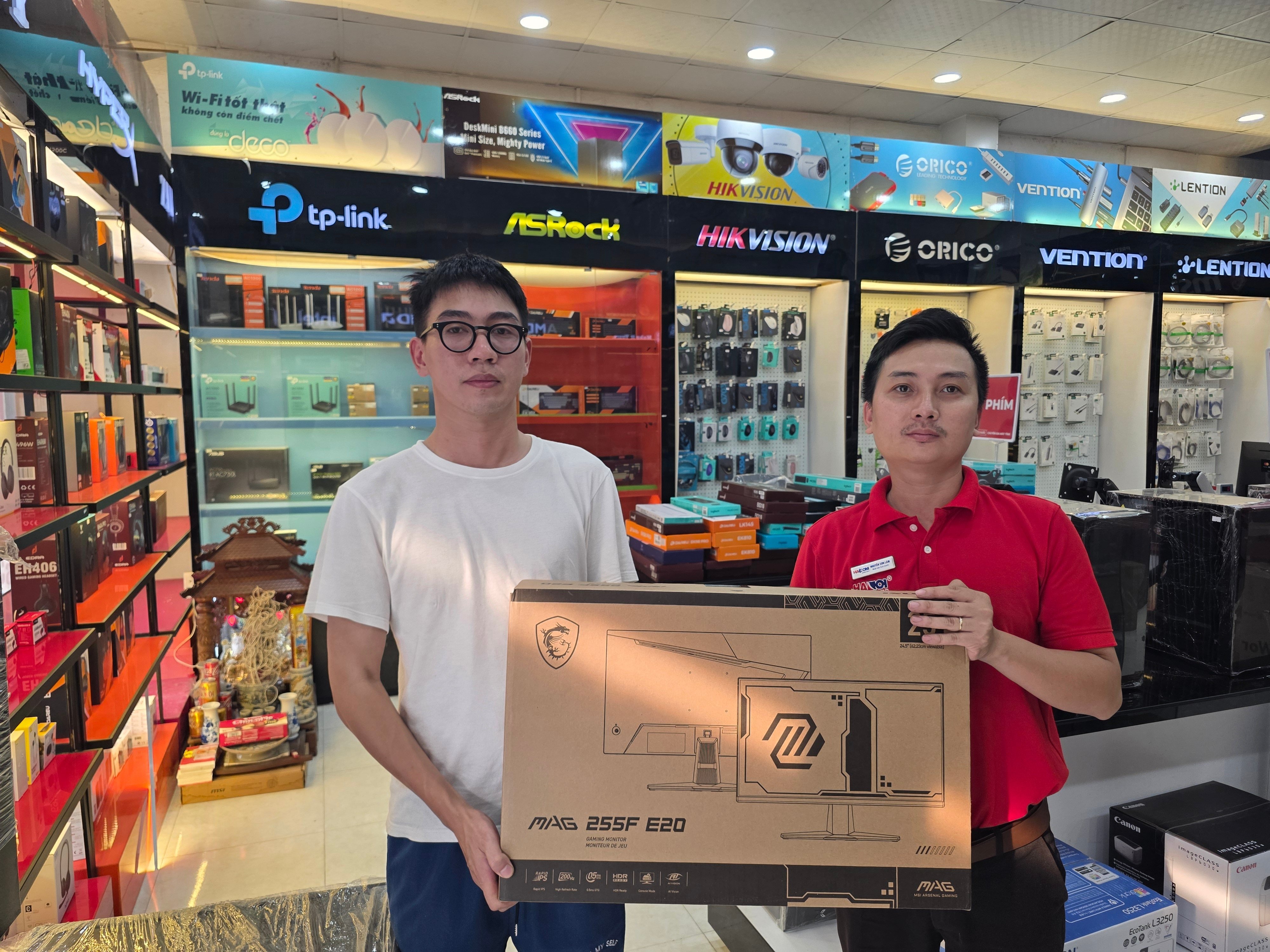 khach_hang_cdn/web/29092025/Man-hinh-MSI-MAG-255F-E20-24.5-inchRapid-IPS200Hz0.5ms.jpg 12